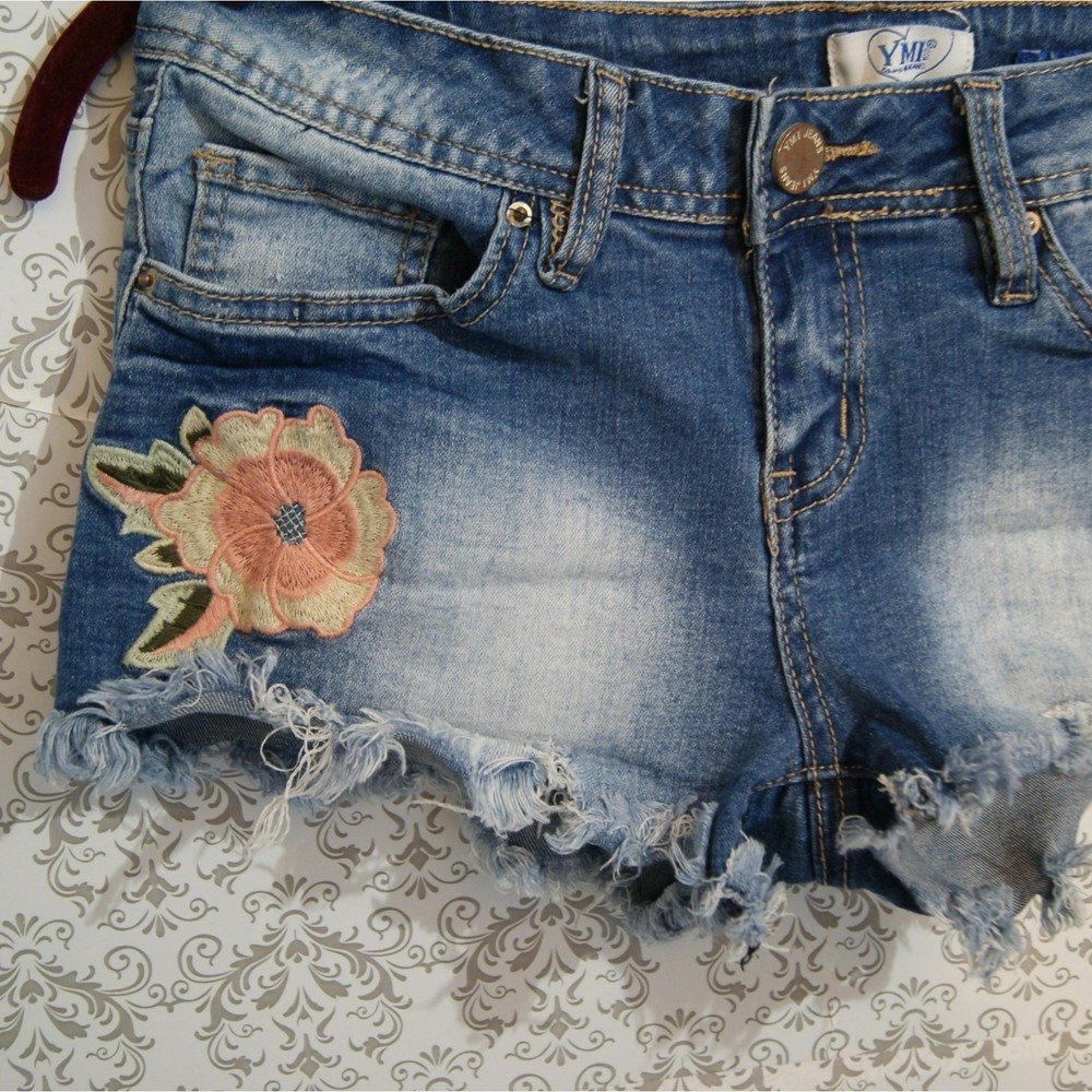 YMI Jr Sz 3 Embroidered Denim Shorts Floral Distressed High Rise Poly Cotton - Picture 5 of 11